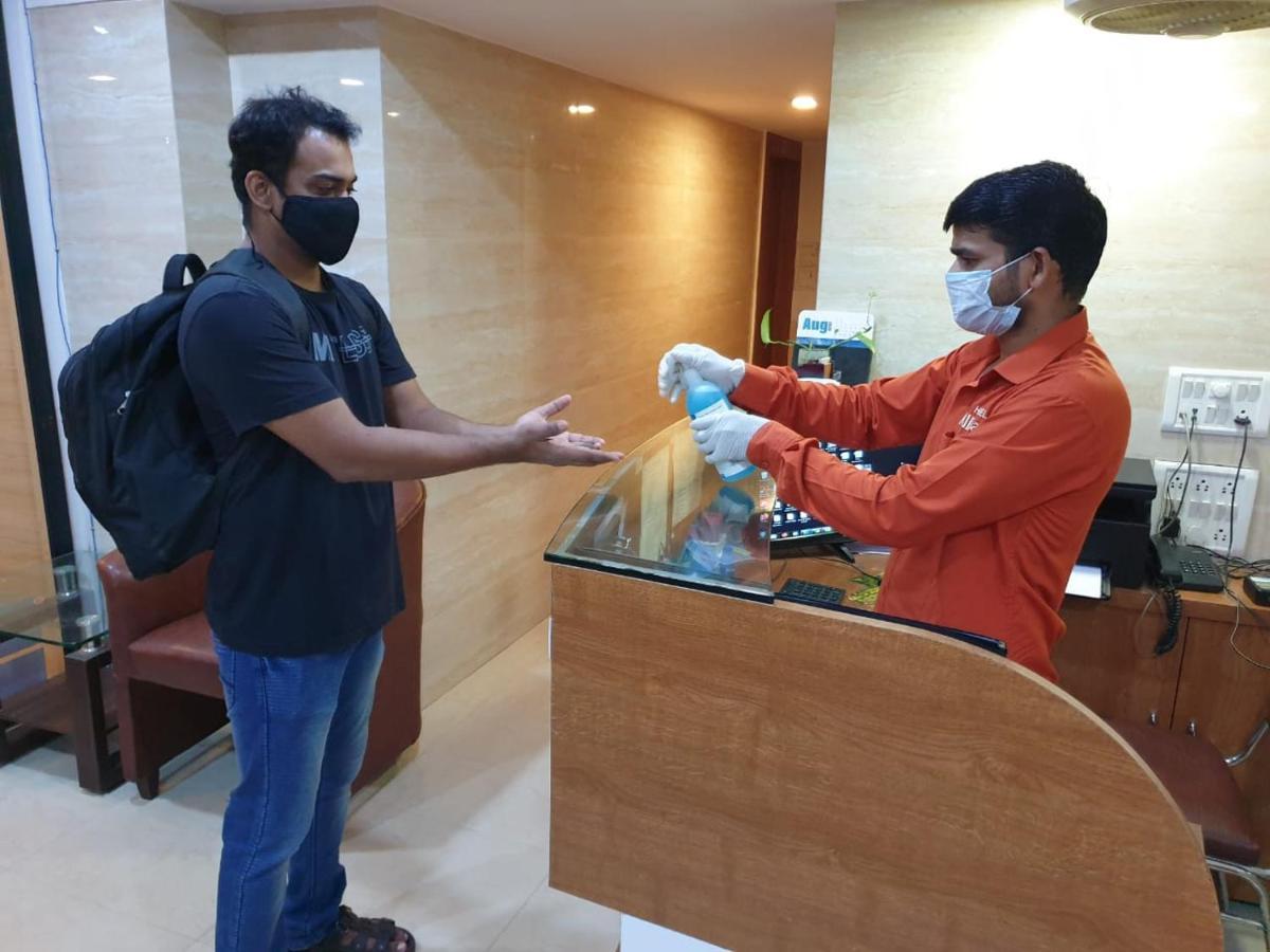 Hotel Alibaba มุมไบ ภายนอก รูปภาพ
