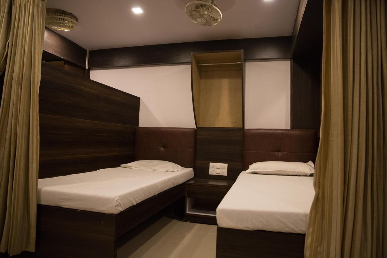 Hotel Alibaba มุมไบ ภายนอก รูปภาพ