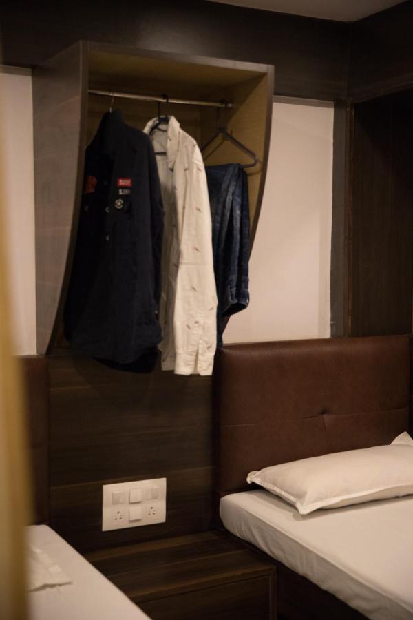 Hotel Alibaba มุมไบ ภายนอก รูปภาพ