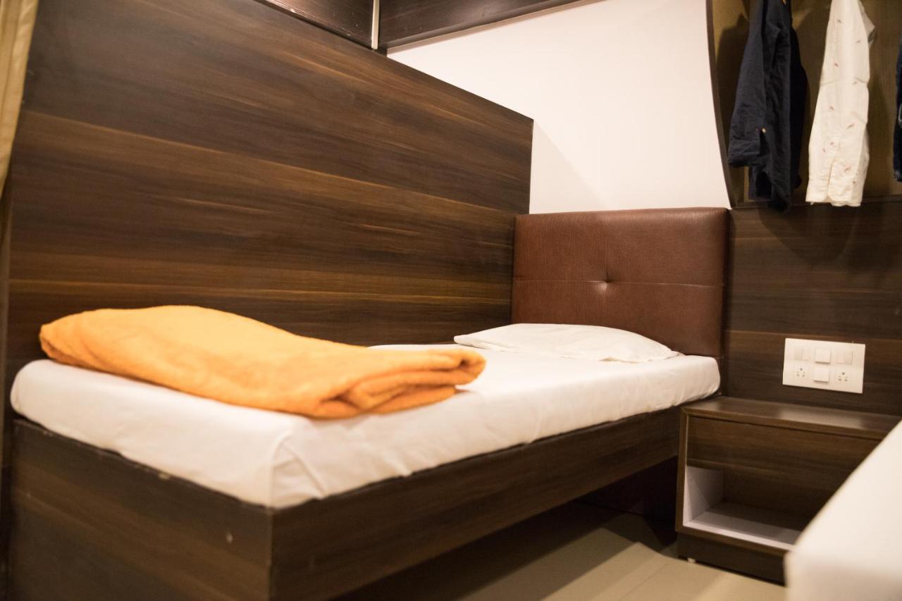 Hotel Alibaba มุมไบ ภายนอก รูปภาพ