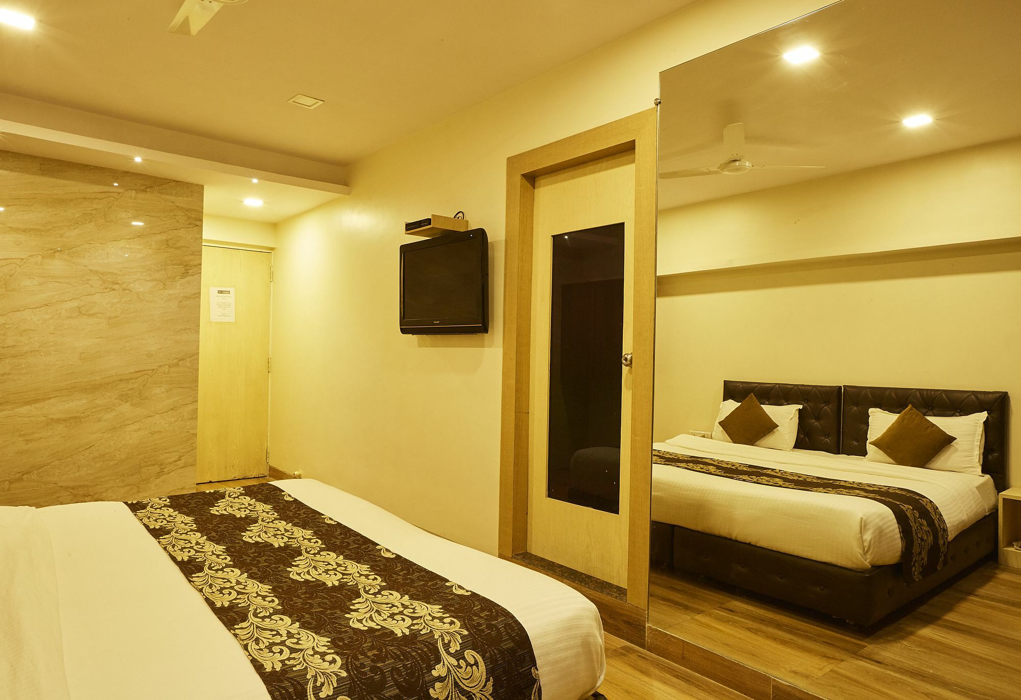 Hotel Alibaba มุมไบ ภายนอก รูปภาพ